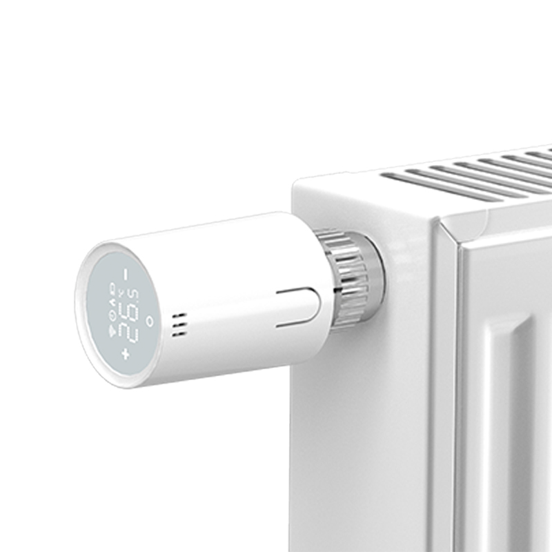 Does a thermostatic valve on a radiator affect its heat dissipation?