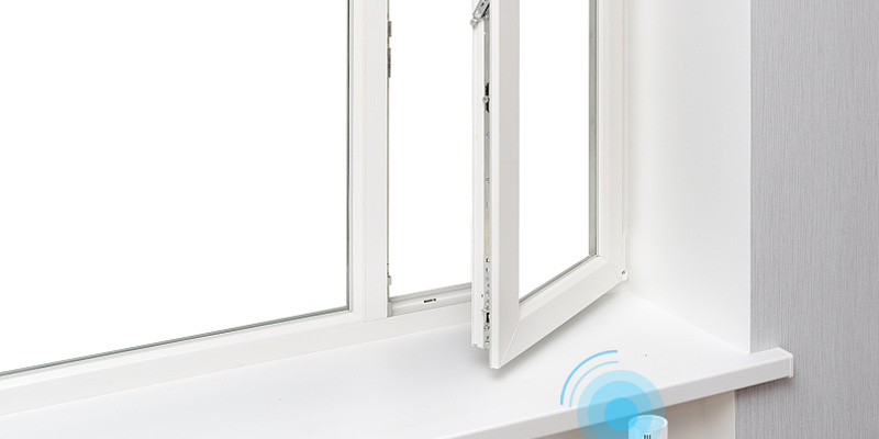 Do radiator thermostatic valves require special tools for installation?