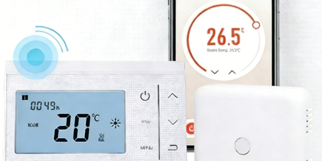 What causes an E1 error to appear on a boiler thermostat?